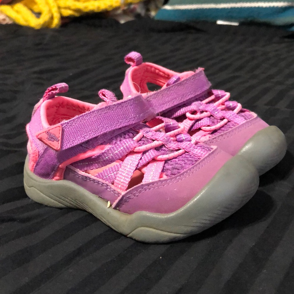 Size 5 toddler girl water shoes